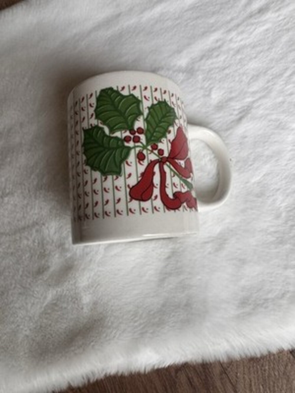 Vintage Christmas Mug Gibson Christmas Holly With Red Bow 1 Pc
